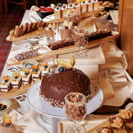 مجمع بيرين غولف آند كانتري كلوب هوليداي أبارتمتنت شقة فندقية 4*